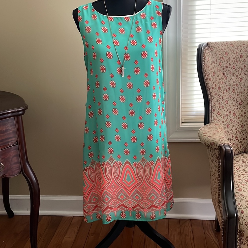 Beautiful Spring/Summer Dress - Picture 4 of 5
